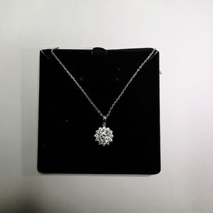 Flower 2CT Moissanite Necklace